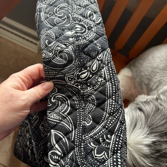 Black and white paisley Vera Bradley purse.  Only carried a few times. - Picture 4 of 4